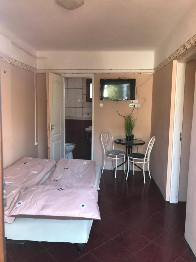Edu Apartman Hajduszoboszlo Exterior photo